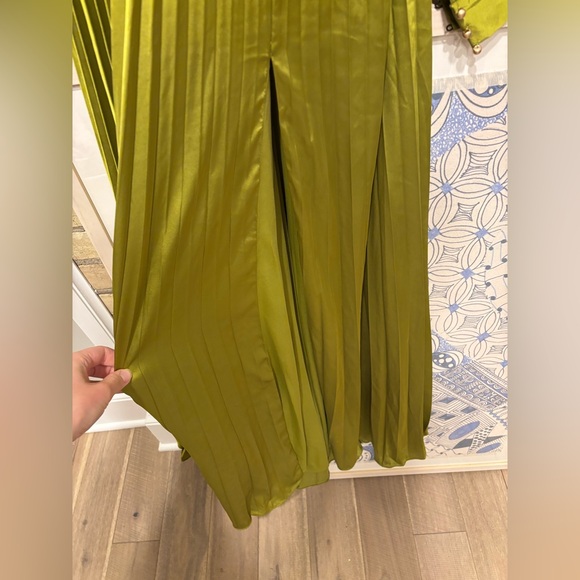 Mac Duggal Green Pleated High Neck Raglan Long Sleeve Side Slit Gown in apple - Picture 6 of 8